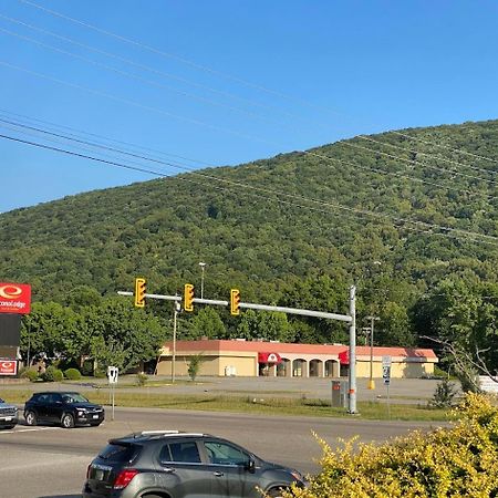 Econo Lodge Inn & Suites Norton Exterior foto