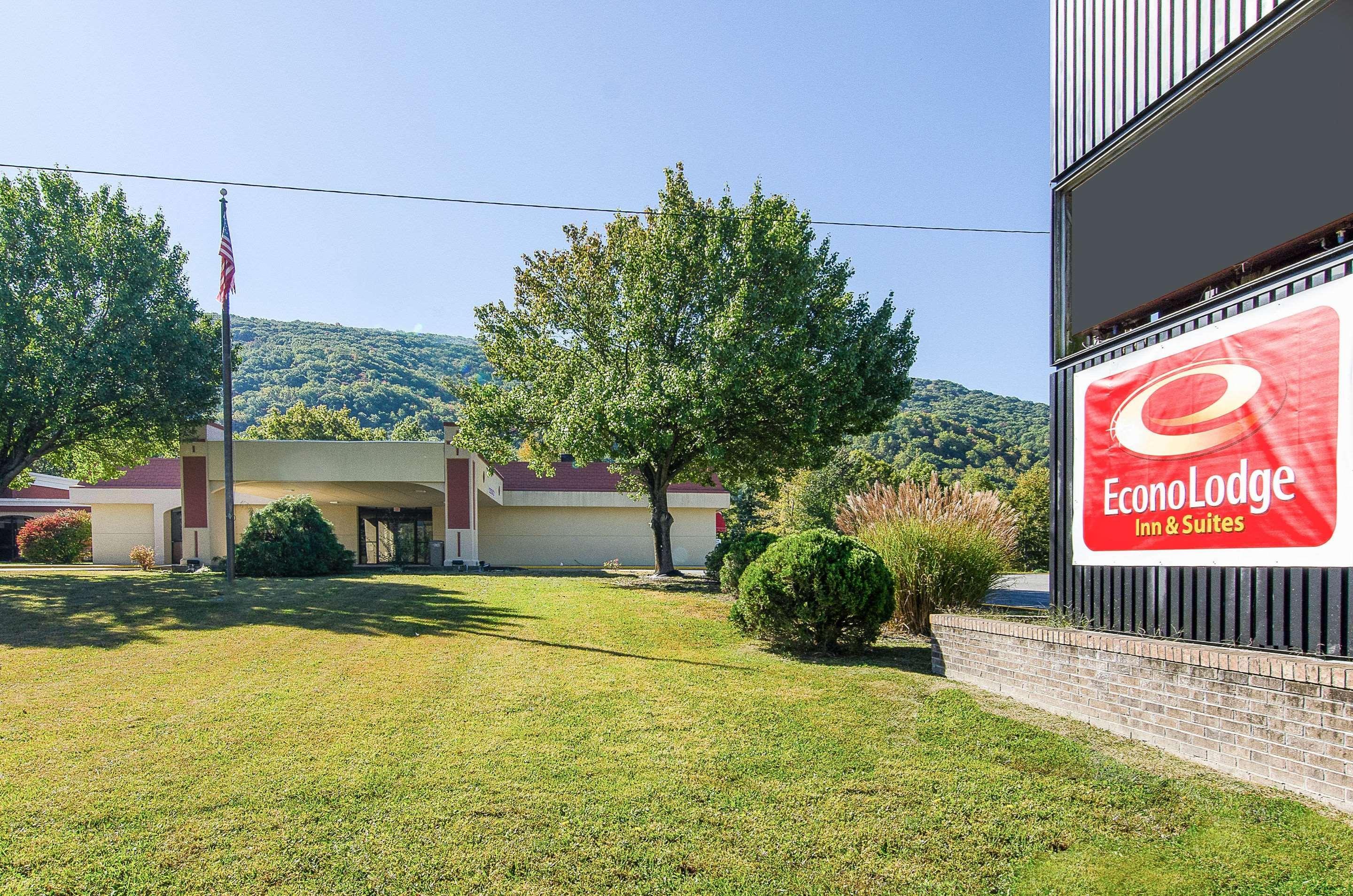 Econo Lodge Inn & Suites Norton Exterior foto